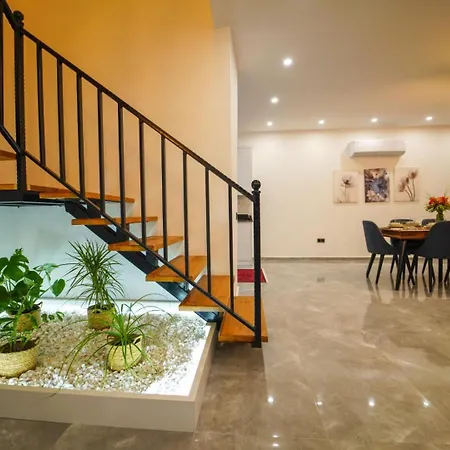 Muna Apartment Bezirgan
